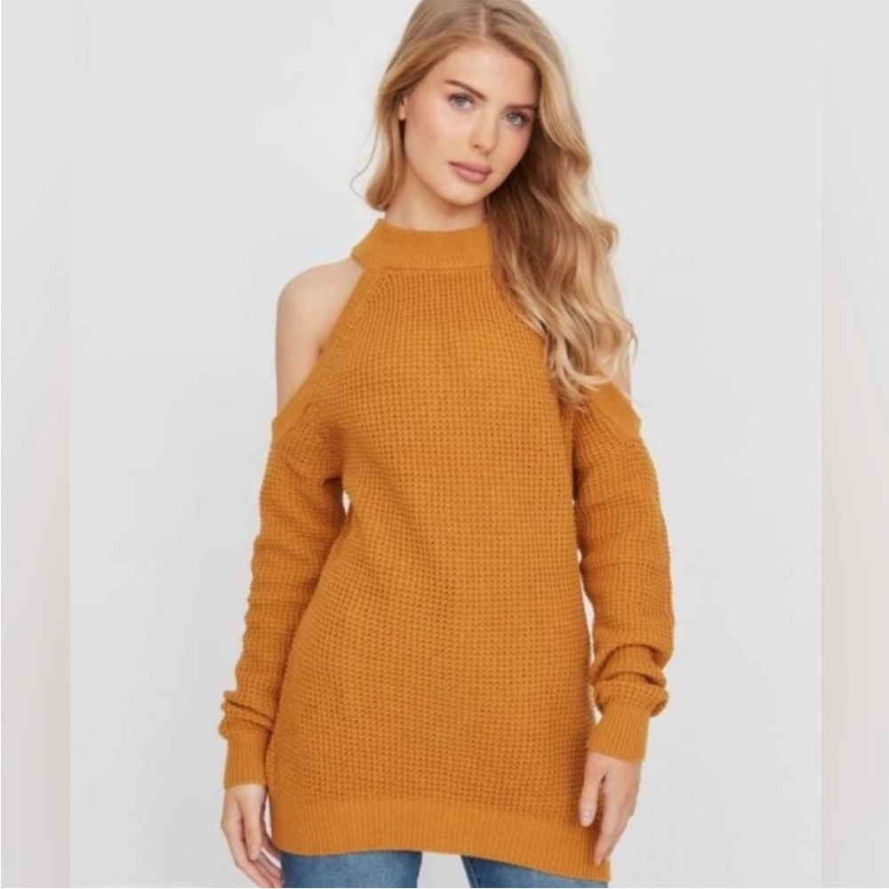 GUESS | Cut Out Shoulder Kailyn Sweater in Medieval Gold Size Medium